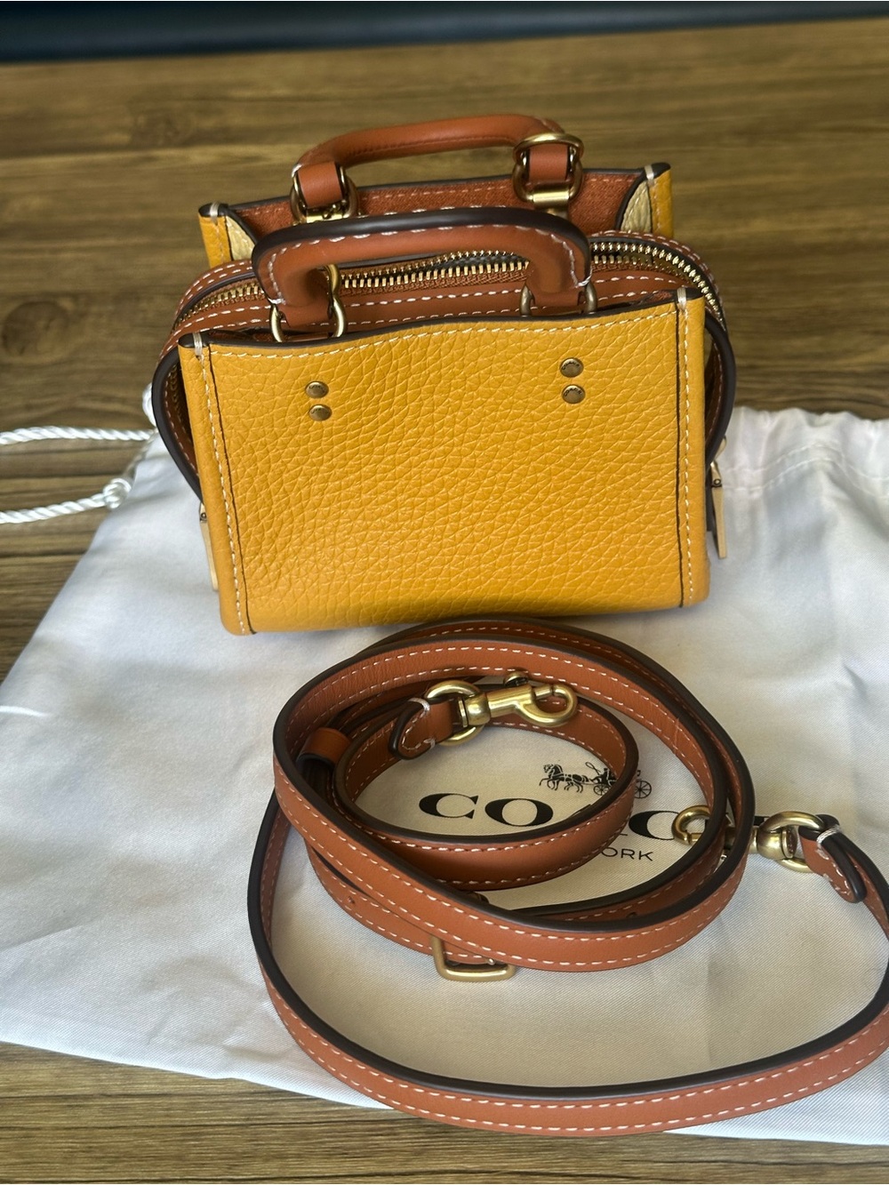 Coach  Rogue 12.  New and never worn. Strap: 21.5in - Picture 12 of 14